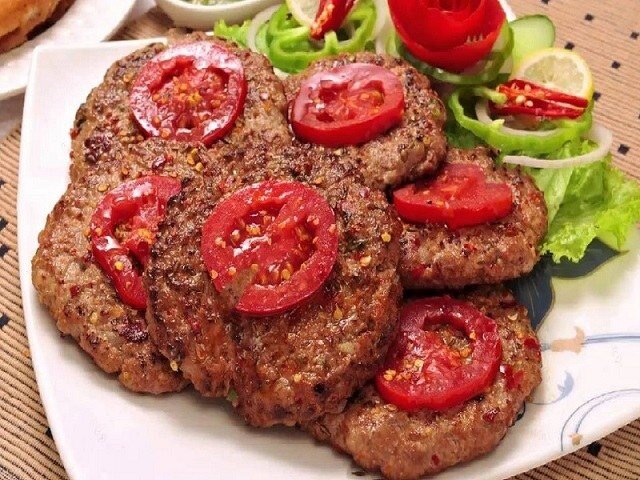 چپلی کباب؛ کباب تابه ای به سبک افغانستانی ها + طرز تهیه