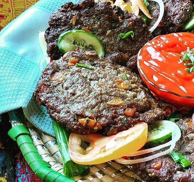 چپلی کباب؛ کباب تابه ای به سبک افغانستانی ها + طرز تهیه