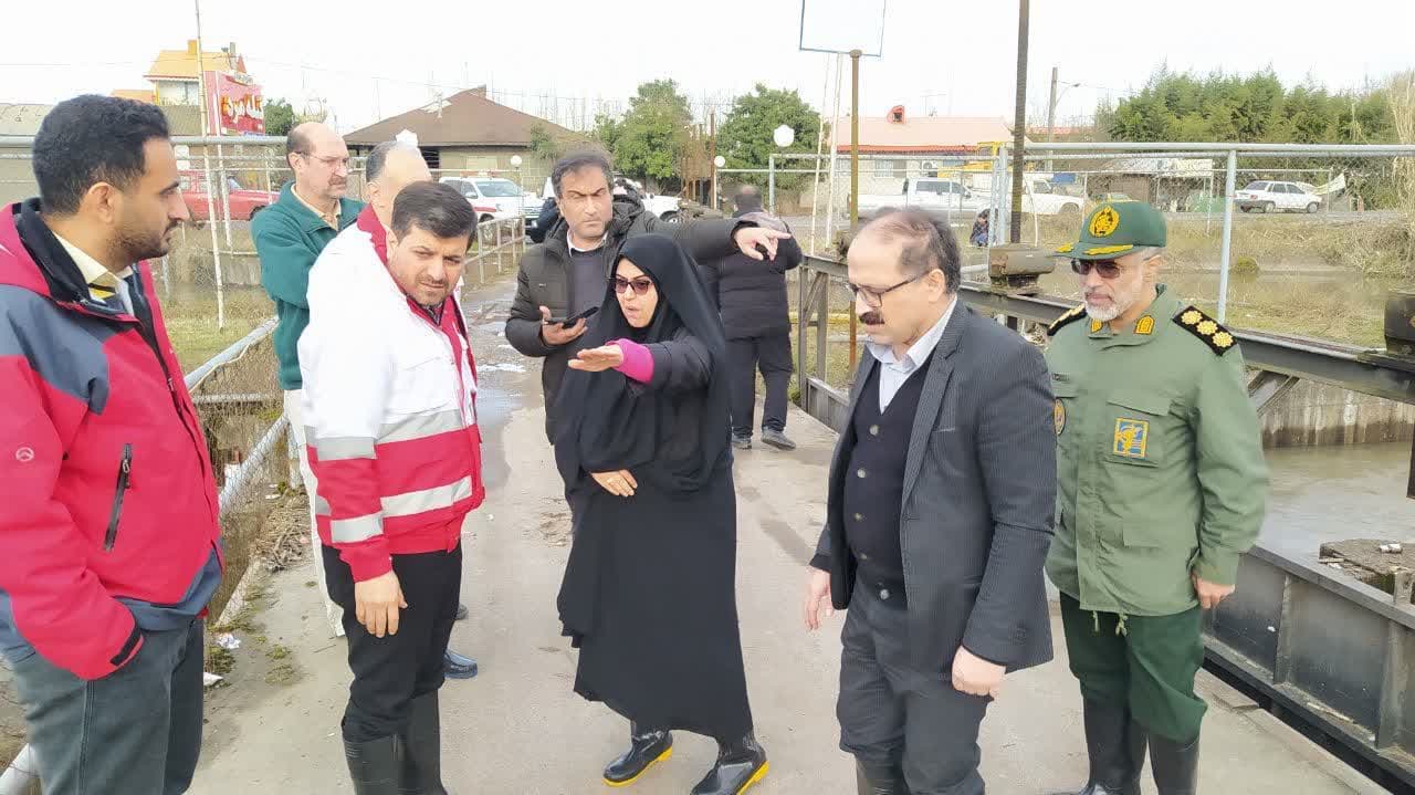 تصاویری از امداد رسانی هلال احمر به سیل زدگان خمامی