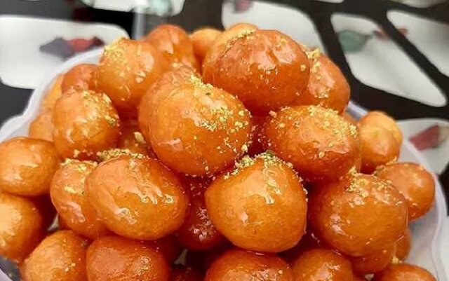 طرز تهیه لُقیمات ؛ دسر عربی با ماست برای افطارهای رمضان