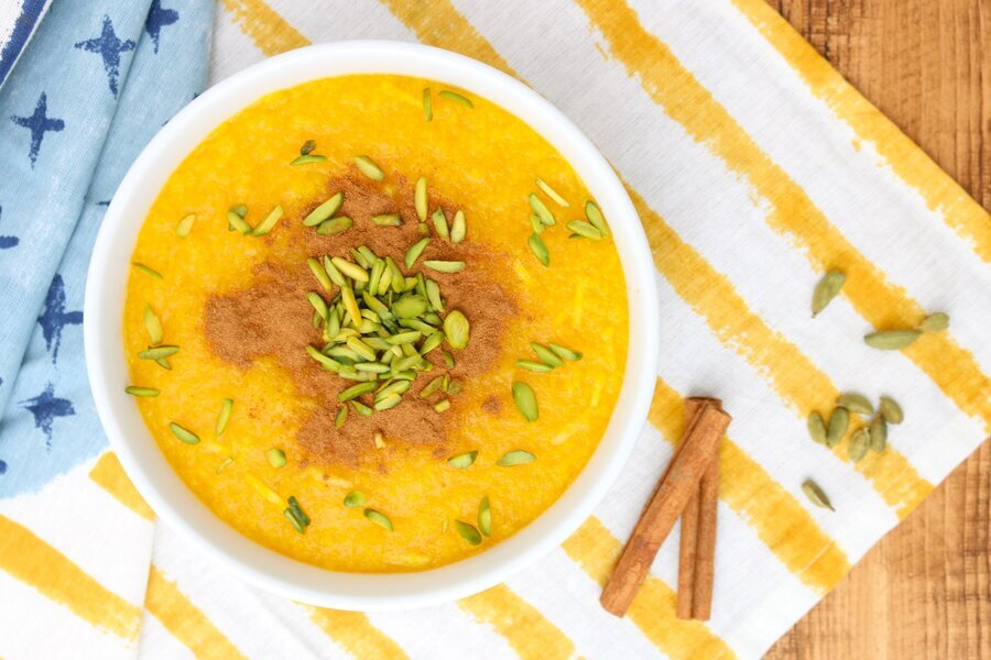 طرز تهیه شله زرد نذری برای یک کیلو برنج ؛ از کجا بفهمیم غلظت شله زرد مناسب است ؟ + نکات طلایی