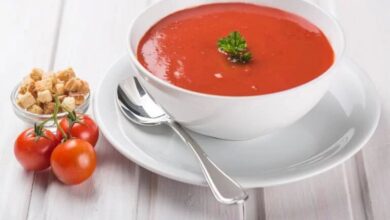 طرز تهیه سوپ گوجه فرنگی ایتالیایی یکی از ۱۰ سوپ برتر دنیا
